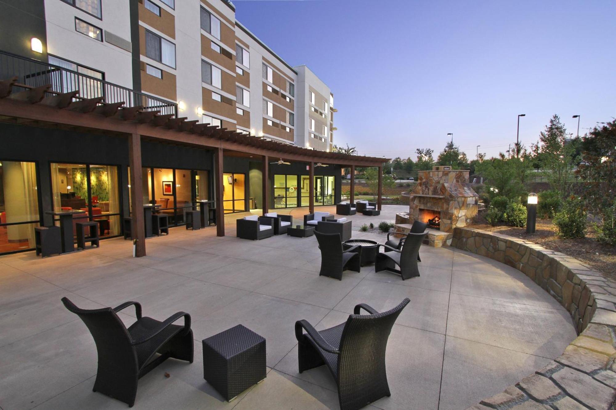 Hotel Courtyard By Marriott Raleigh North/Triangle Town Center Zewnętrze zdjęcie