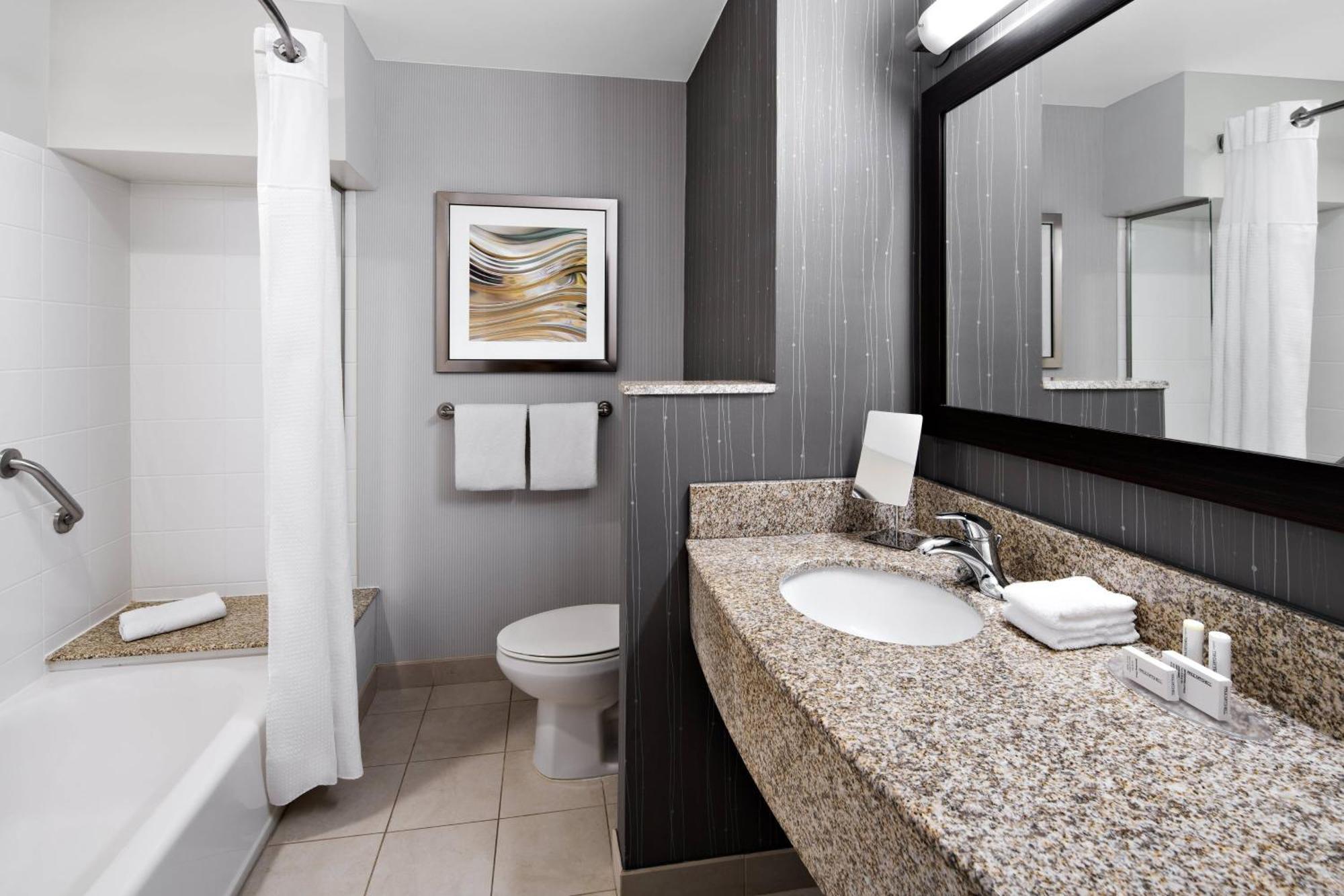Hotel Courtyard By Marriott Raleigh North/Triangle Town Center Zewnętrze zdjęcie