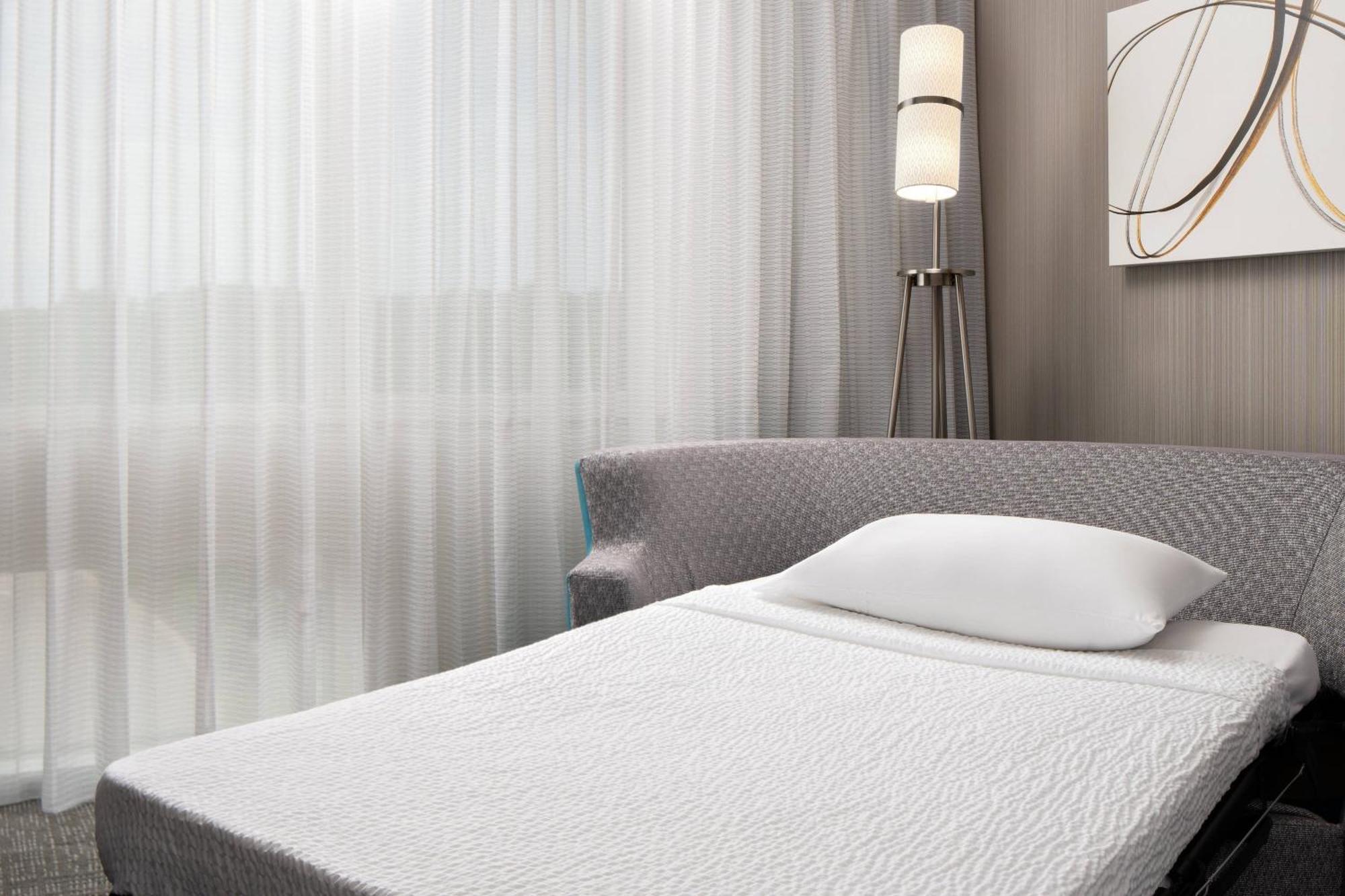 Hotel Courtyard By Marriott Raleigh North/Triangle Town Center Zewnętrze zdjęcie