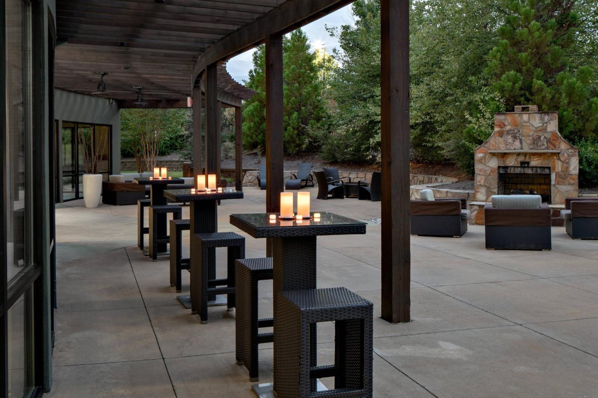 Hotel Courtyard By Marriott Raleigh North/Triangle Town Center Zewnętrze zdjęcie