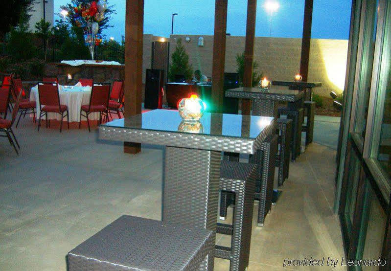 Hotel Courtyard By Marriott Raleigh North/Triangle Town Center Zewnętrze zdjęcie