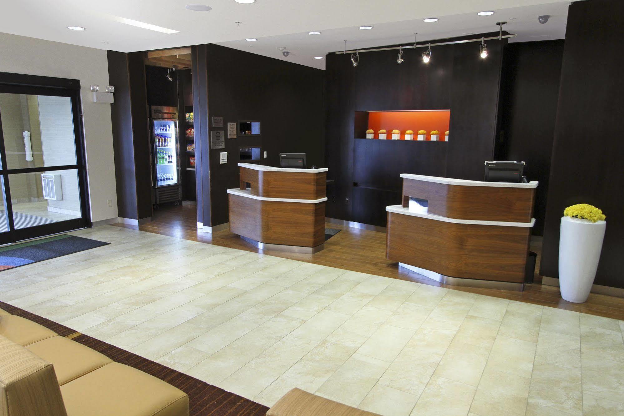 Hotel Courtyard By Marriott Raleigh North/Triangle Town Center Zewnętrze zdjęcie